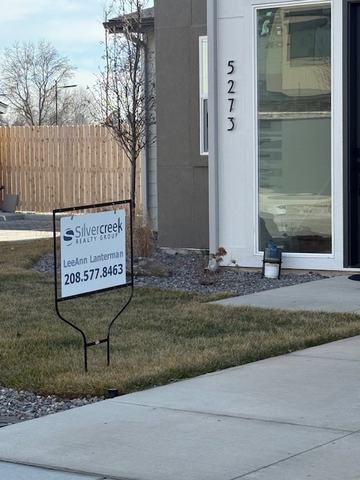 Silvercreek Realty Group yard sign on a wire frame